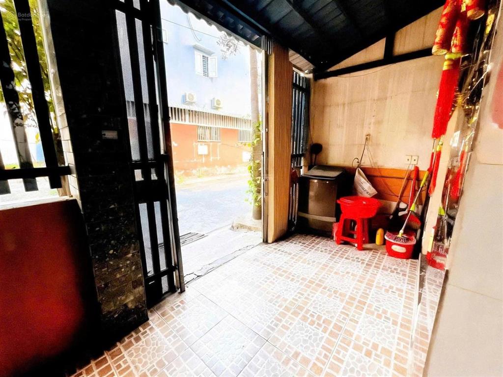 Nhà nghỉ 8phòng, mt khu dân cư nguyễn thị thử vs trần văn mười  dt 7x12 dòng tiền 30triệu