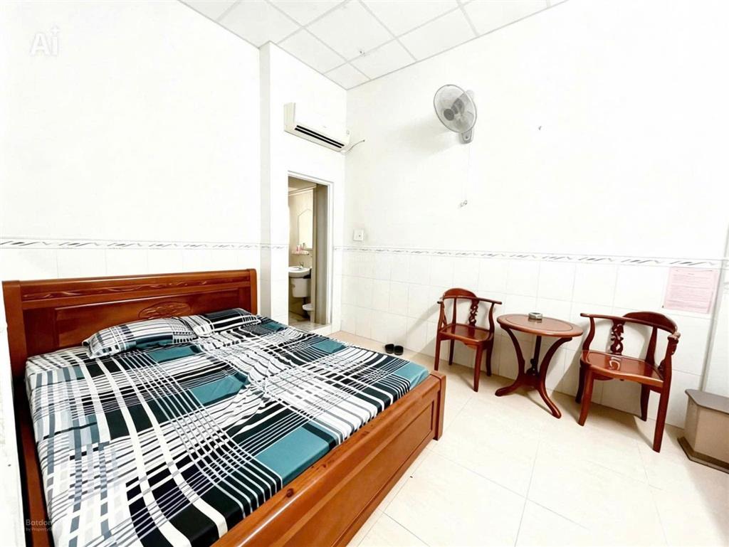 Nhà nghỉ 8phòng, mt khu dân cư nguyễn thị thử vs trần văn mười  dt 7x12 dòng tiền 30triệu