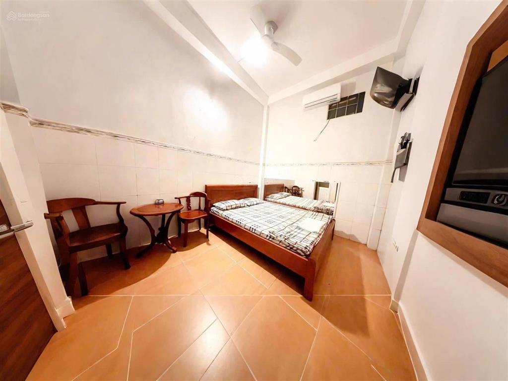 Nhà nghỉ 8phòng, mt khu dân cư nguyễn thị thử vs trần văn mười  dt 7x12 dòng tiền 30triệu
