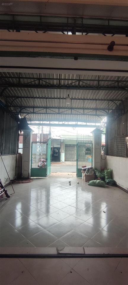 Mt tân xuân 3, nhánh tô ký  nhà 2tầng btct kiên cố  vừa ở vừa kd  dt 5x23 giá hơn 5tỷ xíu