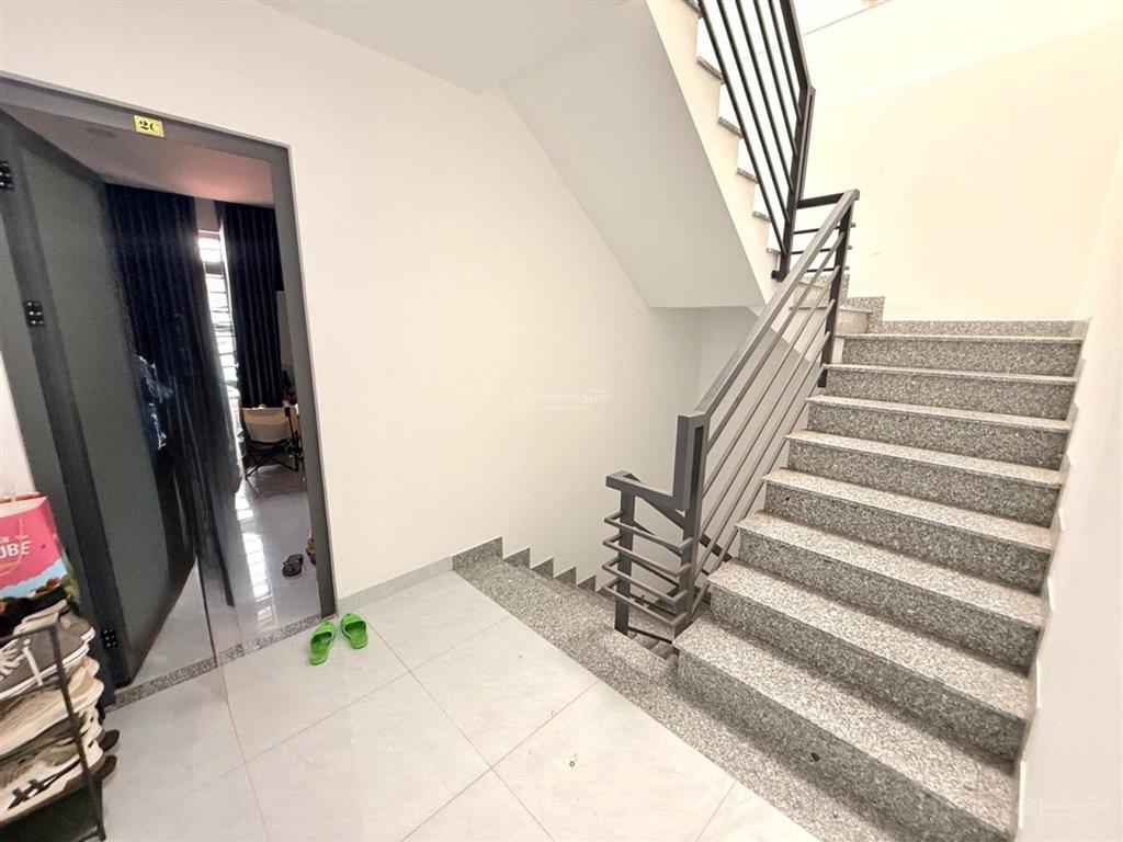 Gấp ạ! nhà 4tầng btct kdc tân tiến  dt 100m2 (5x20)  vừa ở vừa có dòng tiền 25tr/tháng  8,x tỷ