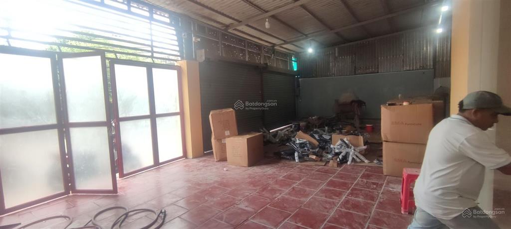 Kho sẵn có vp máy lạnh, ngay ngã 4 nguyễn ảnh thủ vs trần thị năm, dt 12x40 hơn 400m2  giá tốt