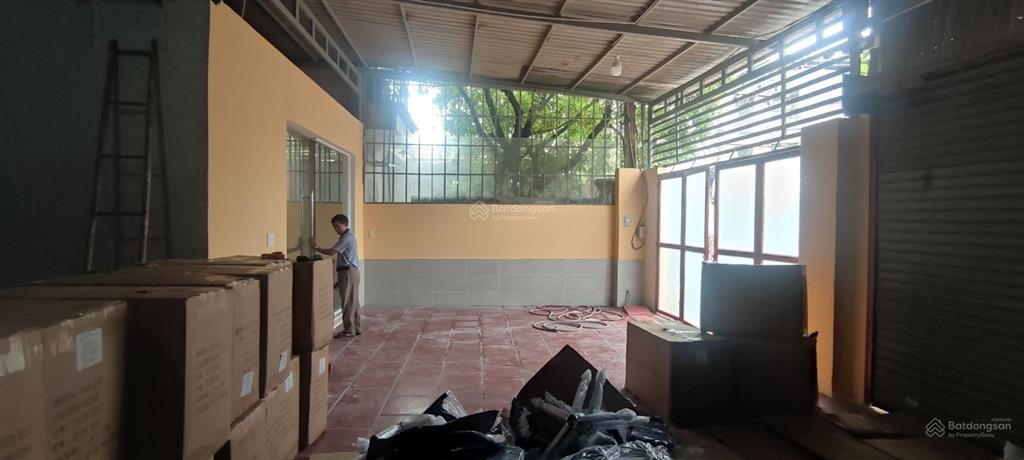 Kho sẵn có vp máy lạnh, ngay ngã 4 nguyễn ảnh thủ vs trần thị năm, dt 12x40 hơn 400m2  giá tốt