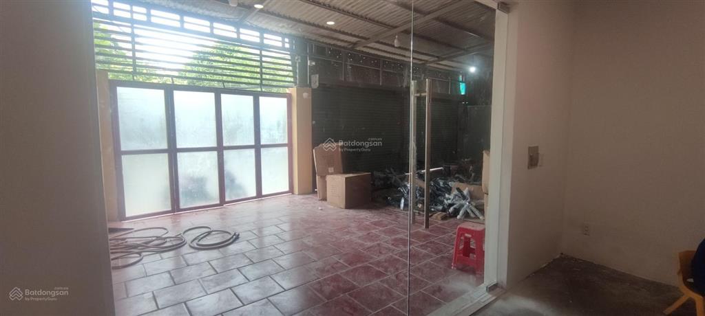 Kho sẵn có vp máy lạnh, ngay ngã 4 nguyễn ảnh thủ vs trần thị năm, dt 12x40 hơn 400m2  giá tốt