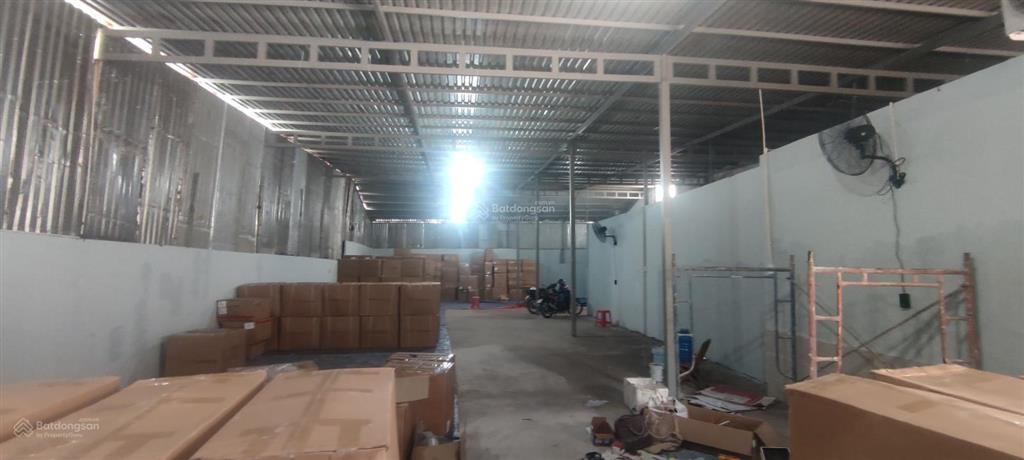 Kho sẵn có vp máy lạnh, ngay ngã 4 nguyễn ảnh thủ vs trần thị năm, dt 12x40 hơn 400m2  giá tốt