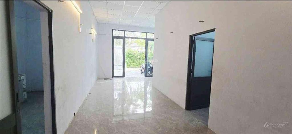 Nhà cấp 4 sân vườn kiên cố  đường 5m cách mt dương công khi 30m, ngay vành đai 3 phan văn hớn