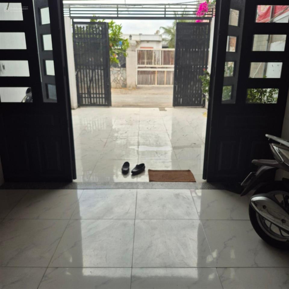 Nhà cấp 4, mặt tiền đường nhánh 8m, dương công khi, cách ngã 3giồng 300m  dt 110m2 (5x22)