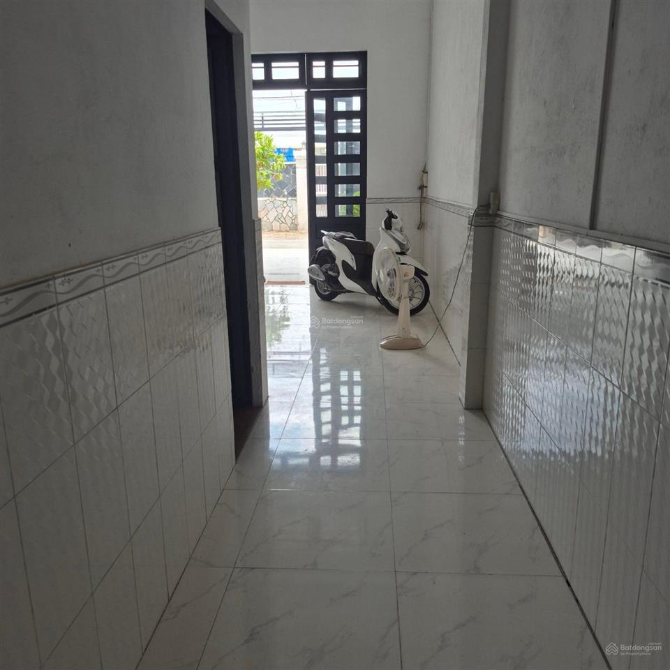 Nhà cấp 4, mặt tiền đường nhánh 8m, dương công khi, cách ngã 3giồng 300m  dt 110m2 (5x22)