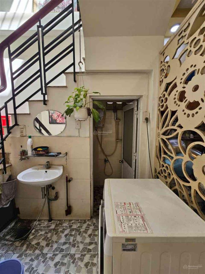 Trung tâm hóc môn, lê lợi  hẻm ô tô cách đường 30m  nhà 2tầng 86m2  (4,2x25)  vừa ở vừa kd ok ạ