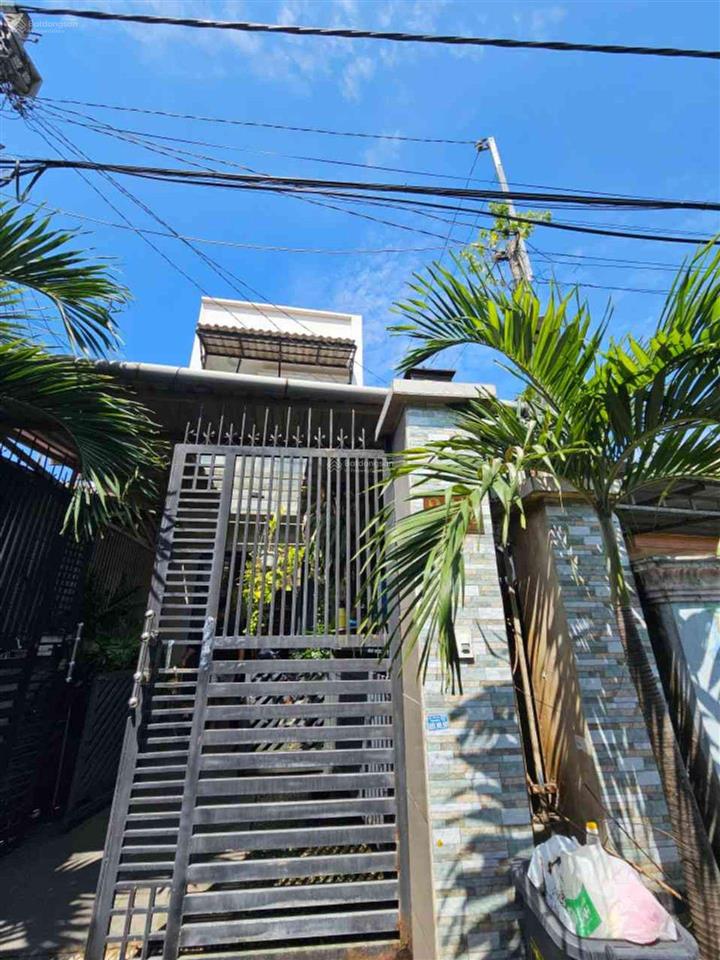 Trung tâm hóc môn, lê lợi  hẻm ô tô cách đường 30m  nhà 2tầng 86m2  (4,2x25)  vừa ở vừa kd ok ạ
