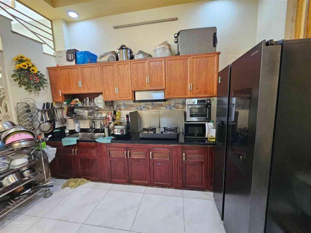 Trung tâm hóc môn, lê lợi  hẻm ô tô cách đường 30m  nhà 2tầng 86m2  (4,2x25)  vừa ở vừa kd ok ạ