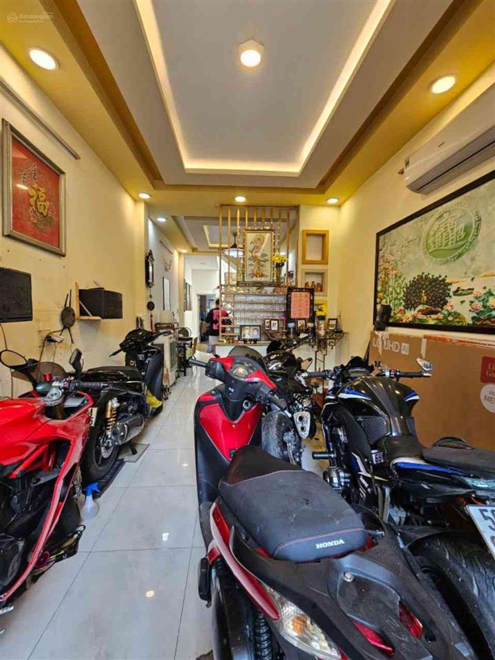 Trung tâm hóc môn, lê lợi  hẻm ô tô cách đường 30m  nhà 2tầng 86m2  (4,2x25)  vừa ở vừa kd ok ạ