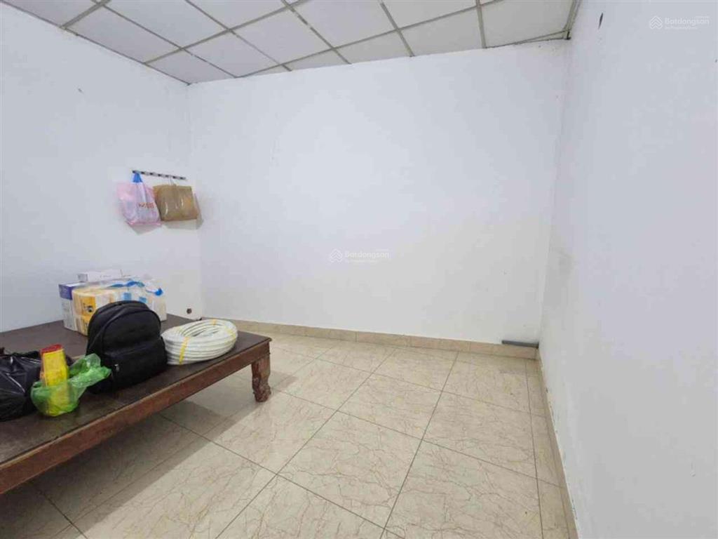 Mt tô ký, đông hưng thuận  dt 57m2 (4,9x13) 2 mặt hẻm trước sau, ko lộ giới  giá hơn 5tỷ xí