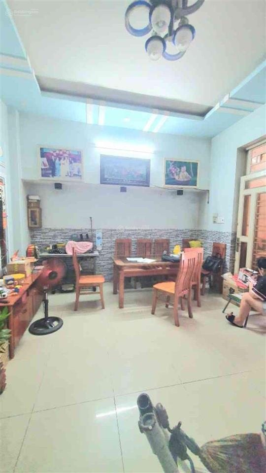 Nhà 2 tầng btct, đông hưng thuận, q12  dt 62m2 (5x12,5) hẻm 5m xe tải thông  giá 5 tỷ