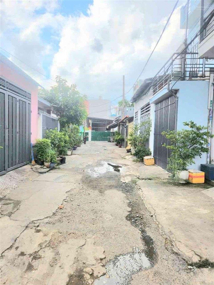 Nhà 2 tầng btct, đông hưng thuận, q12  dt 62m2 (5x12,5) hẻm 5m xe tải thông  giá 5 tỷ