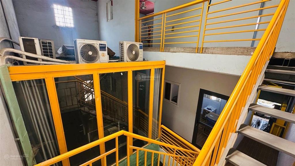Chủ ngộp bank thanh lý gấp kho xưởng bình tân  dt 174m2 (8,5x20) kho víp kèm vp  giá = giá vay