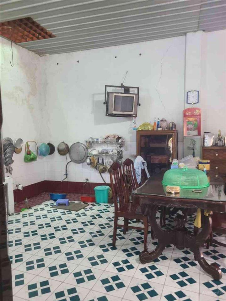 Nhà cấp 4 đúc kiên cố  khu dân cư tân thới nhì 9  bà điểm  dt 158m2 (5x32) sân vườn, sổ đẹp