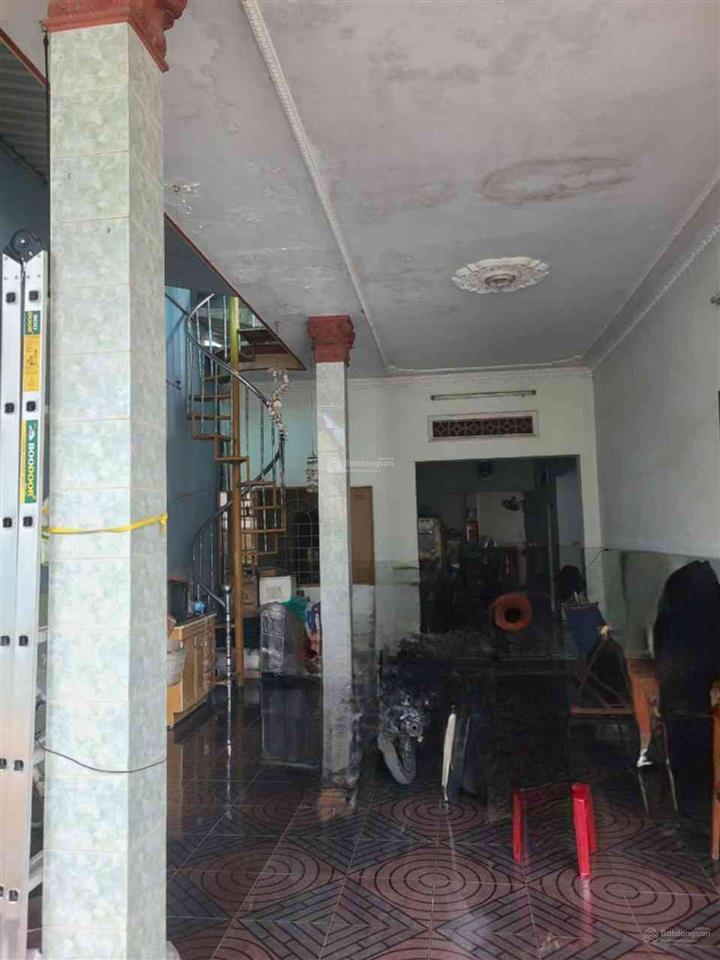 Nhà cấp 4 đúc kiên cố  khu dân cư tân thới nhì 9  bà điểm  dt 158m2 (5x32) sân vườn, sổ đẹp
