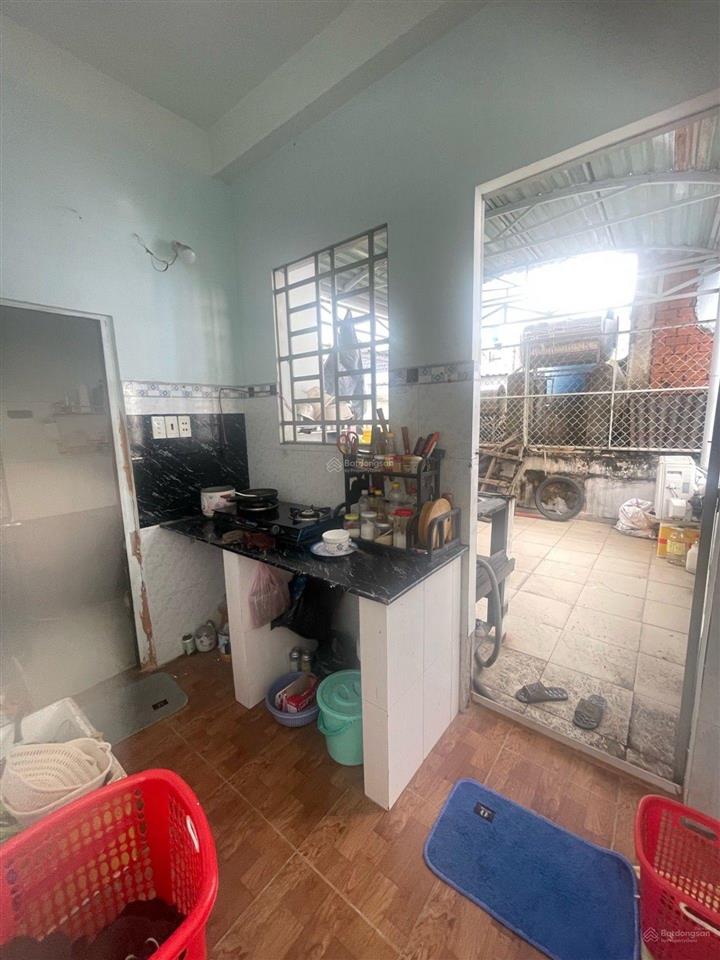 Nhà 3tầng kẹp hẻm ko lộ giới  tân thới nhất 01  10phòng trọ doanh thu 25 triệu  dt 86m2 (4x22)