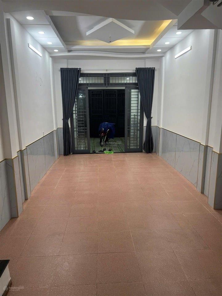 Mt đường nhánh, trung mỹ tây  ngay cc tô ký tower  nhà 3 tầng btct  dt 83m2 (4x22)  giá ngon
