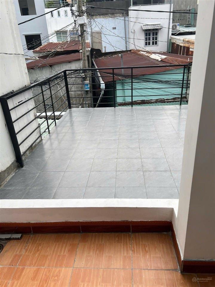Mt đường nhánh, trung mỹ tây  ngay cc tô ký tower  nhà 3 tầng btct  dt 83m2 (4x22)  giá ngon