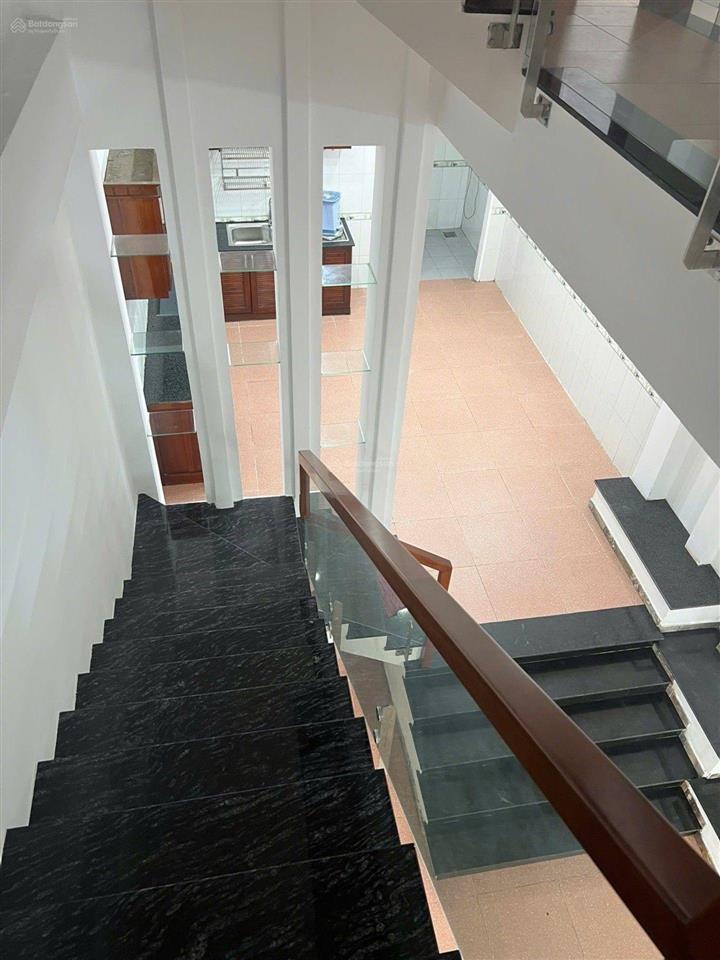 Mt đường nhánh, trung mỹ tây  ngay cc tô ký tower  nhà 3 tầng btct  dt 83m2 (4x22)  giá ngon