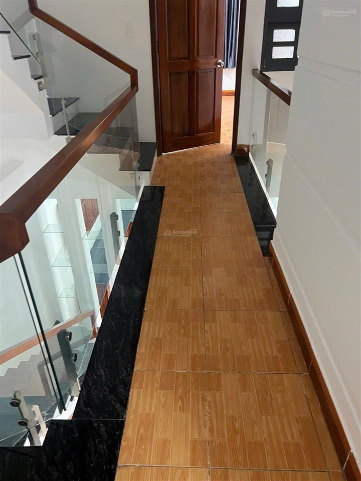 Mt đường nhánh, trung mỹ tây  ngay cc tô ký tower  nhà 3 tầng btct  dt 83m2 (4x22)  giá ngon