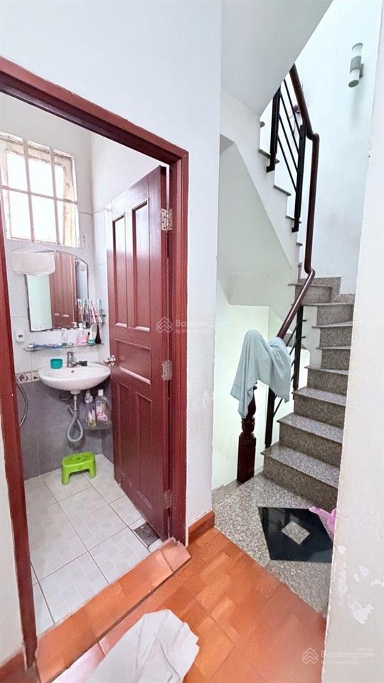 Nhà 3 tầng btct  1/ trương thị hoa, q12  đường 4m ô tô thông  dt sàn 120m2  giá dưới 4 tỷ