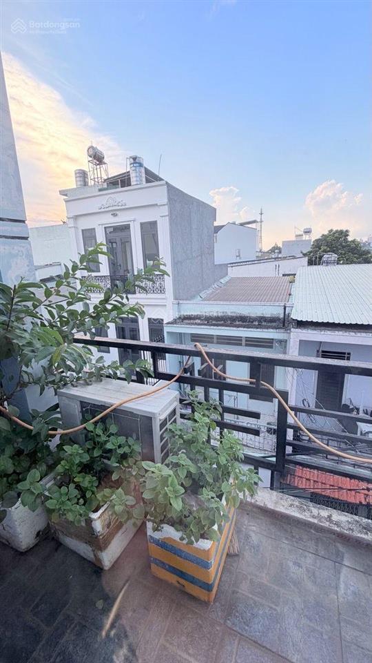 Nhà 3 tầng btct  1/ trương thị hoa, q12  đường 4m ô tô thông  dt sàn 120m2  giá dưới 4 tỷ