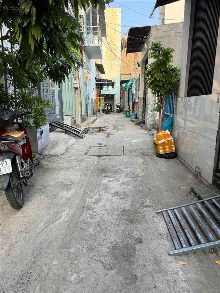 Nhà 3 tầng, đường xe hơi nguyễn văn quá, đht q12  dt 80m2 (4x20) cực ngon chỉ 4,x tỷ
