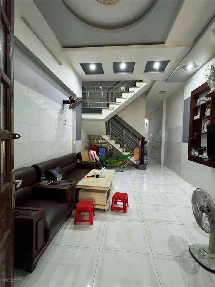Nhà 3 tầng, đường xe hơi nguyễn văn quá, đht q12  dt 80m2 (4x20) cực ngon chỉ 4,x tỷ