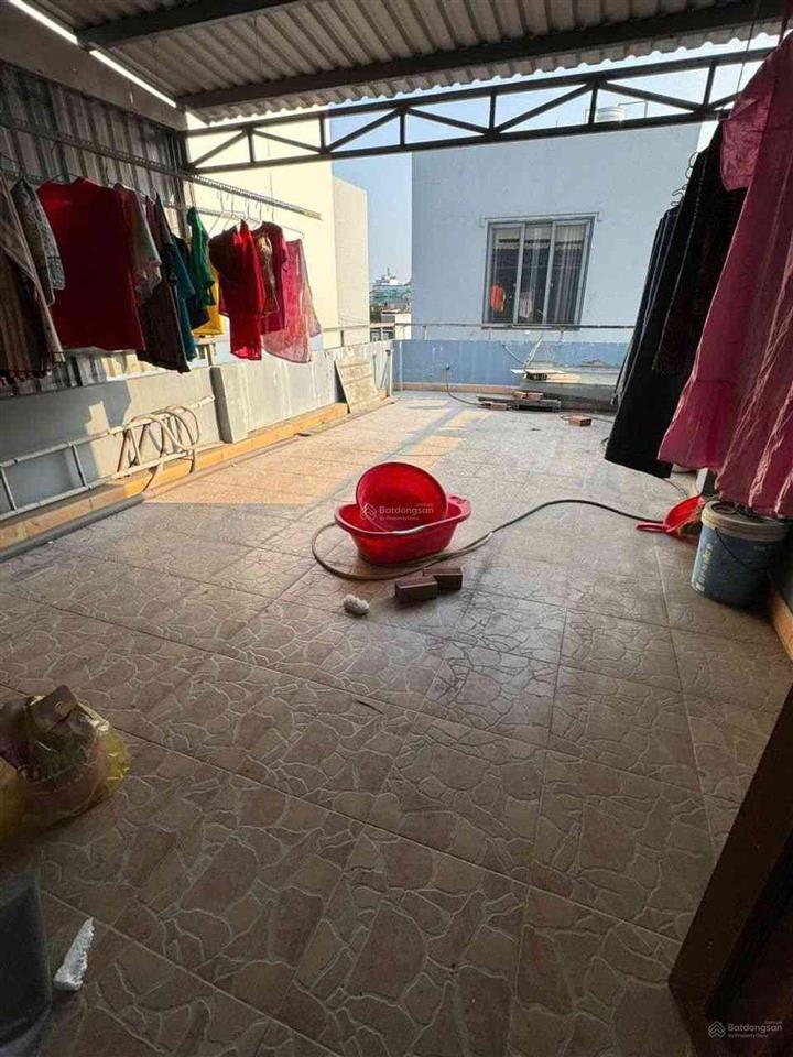 Nhà 3 tầng, đường xe hơi nguyễn văn quá, đht q12  dt 80m2 (4x20) cực ngon chỉ 4,x tỷ