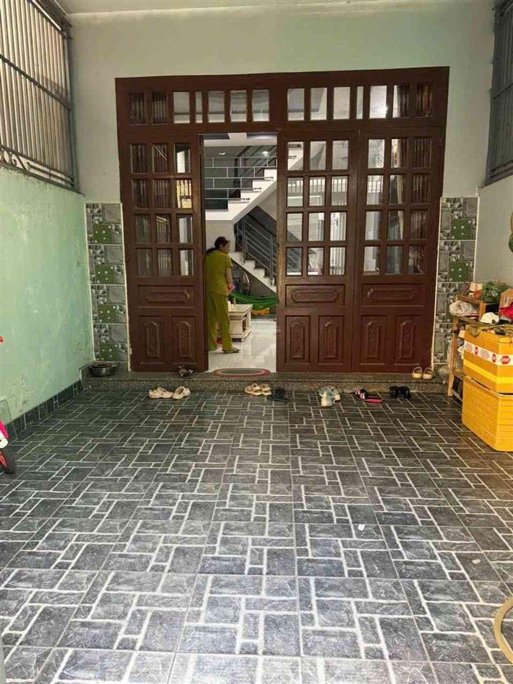 Nhà 3 tầng, đường xe hơi nguyễn văn quá, đht q12  dt 80m2 (4x20) cực ngon chỉ 4,x tỷ