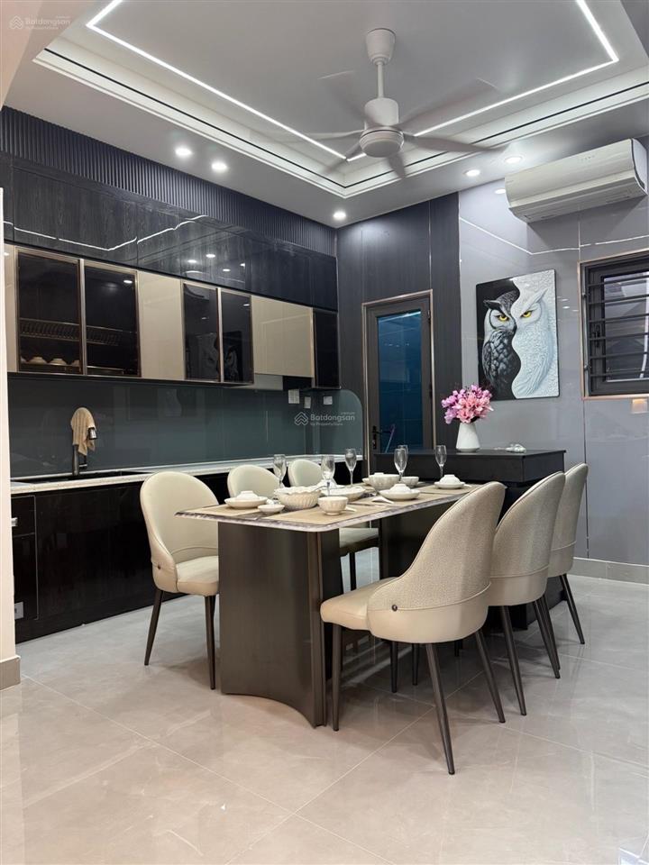 Mặt phố  kinh doanh  ga ra  oto  thiết kế hiện đại chỉ 4,9 tỷ