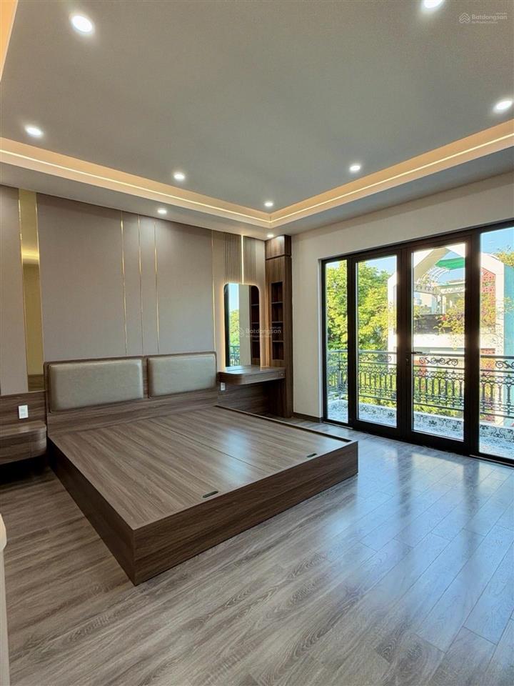 Mặt phố 77m #kinh doanh #gara ô tô #thang máy phân khúc 6 tỷ lê chân hải phòng