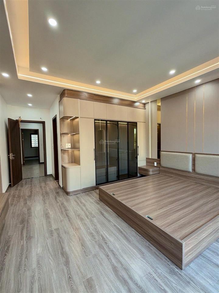 Mặt phố 77m #kinh doanh #gara ô tô #thang máy phân khúc 6 tỷ lê chân hải phòng