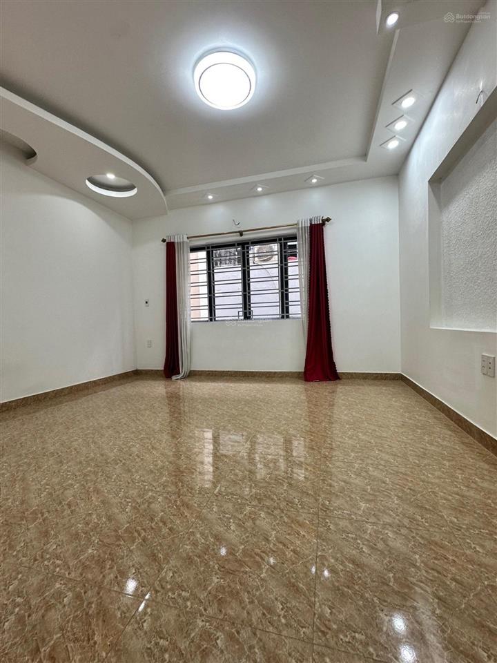 Chính chủ nhờ bán gấp nhà đỗ nhuận 51m chỉ 2,9 tỷ mt rộng ô tô đỗ gần
