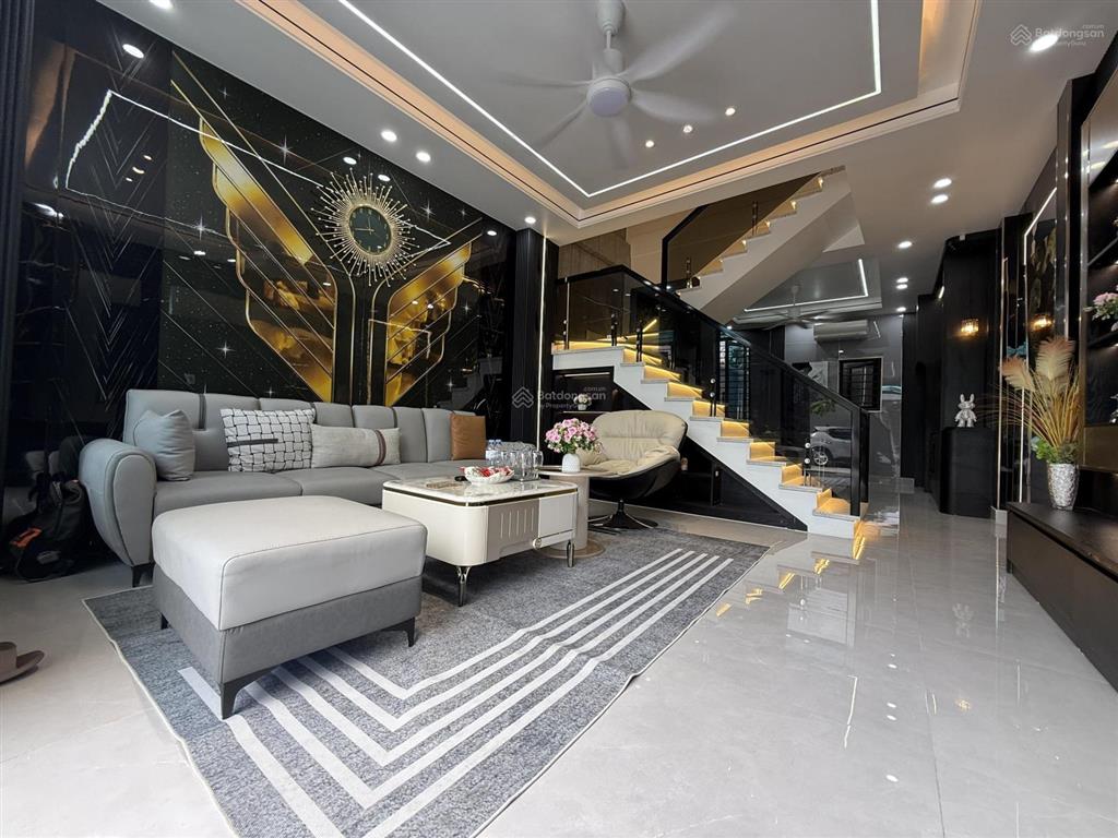 Nhà mặt phố số tài lộc trước nhà 2 ô tô tránh kinh doanh đa dạng nhỉnh 4 tỷ