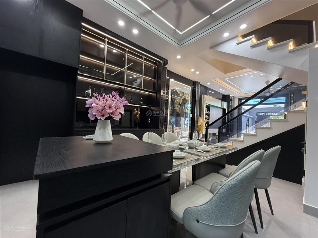 Nhà mặt phố số tài lộc trước nhà 2 ô tô tránh kinh doanh đa dạng nhỉnh 4 tỷ