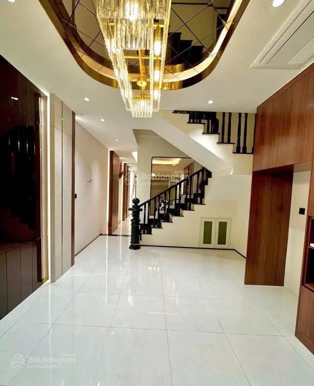 Khu vip  hẻm ô tô ngủ trong nhà  5 tầng  sát mặt tiền  60m2