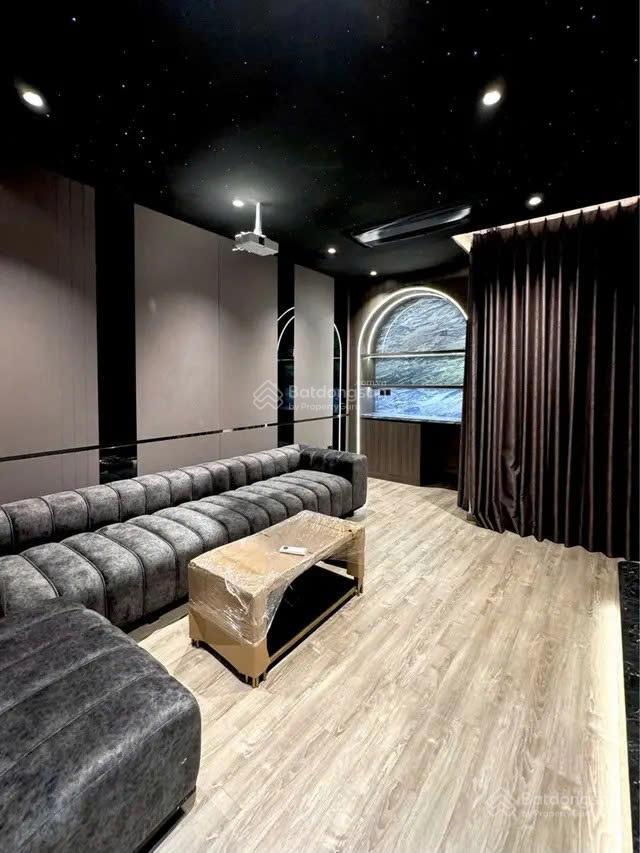 Khu vip  hẻm ô tô ngủ trong nhà  5 tầng  sát mặt tiền  60m2