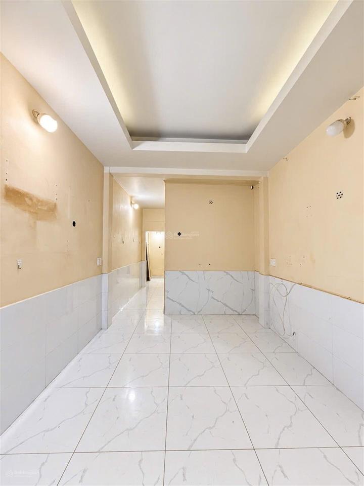 Phan chu trinh  gần rạch xuyên tâm  33m2  4pn  4,5t