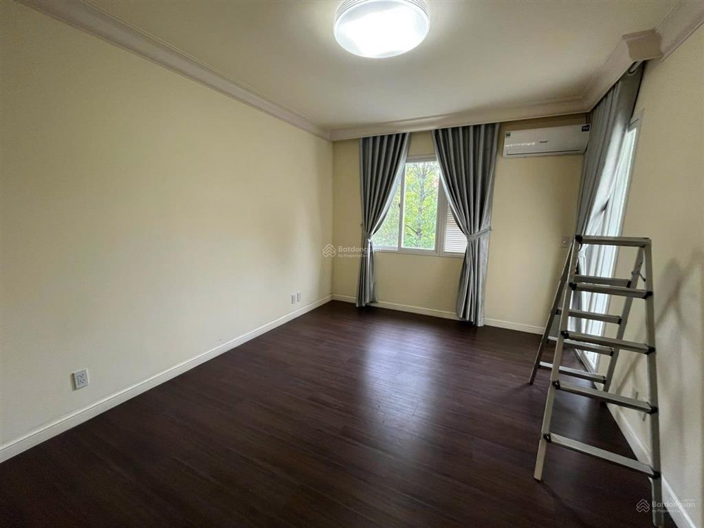 Chủ nhà giảm sâu còn 23,5 tỷ căn 100m đẹp mê ly đối diện cụm chung cư sẵn khách thuê ~ 20 triệu