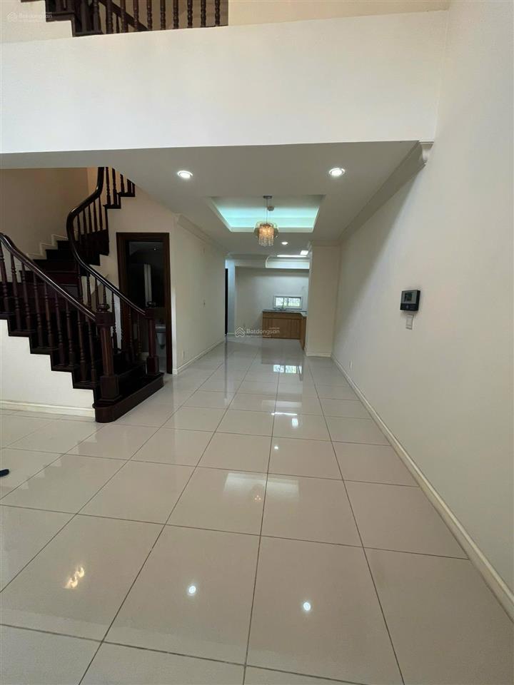 Chủ nhà giảm sâu còn 23,5 tỷ căn 100m đẹp mê ly đối diện cụm chung cư sẵn khách thuê ~ 20 triệu