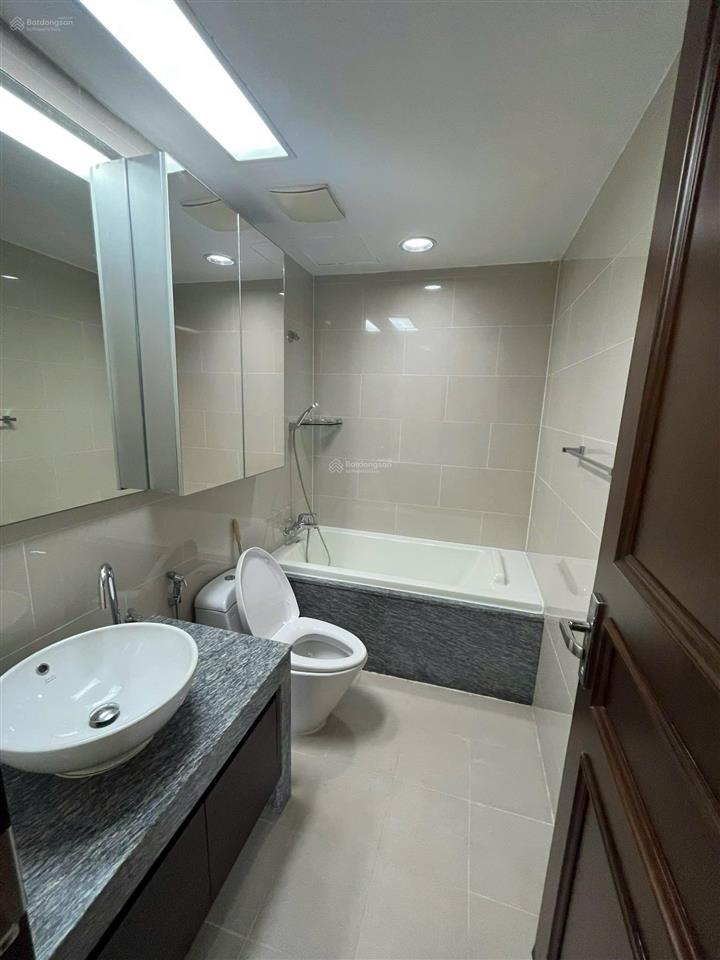 Chủ nhà giảm sâu còn 23,5 tỷ căn 100m đẹp mê ly đối diện cụm chung cư sẵn khách thuê ~ 20 triệu