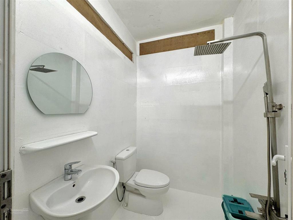 Cho thuê căn hộ dạng 1pn tách bếp, có sân sau, đầy đủ nội thất, rộng rãi