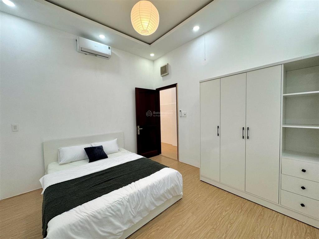 Cho thuê căn hộ dạng 1pn tách bếp, có sân sau, đầy đủ nội thất, rộng rãi