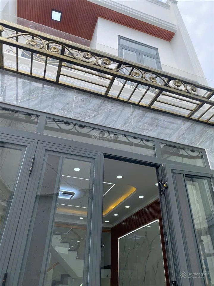 Nhà đẹp q12  rộng rãi  full nội thất  nhỉnh 3 tỷ