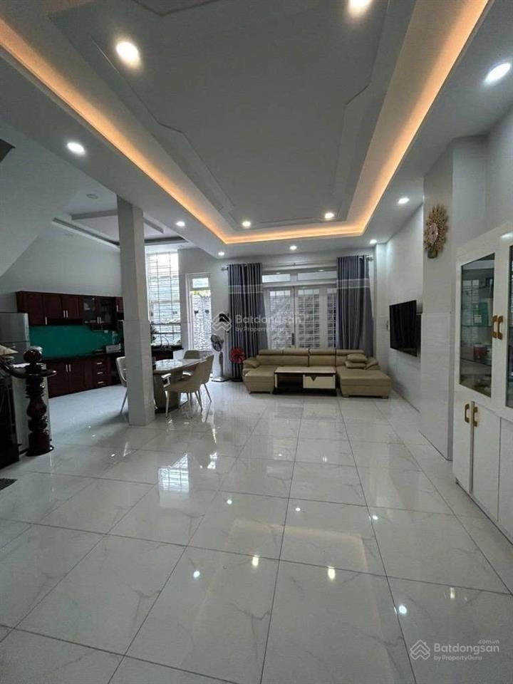 Chỉ 19,5 tỷ  mặt phố gò vấp đường 2 làn, vỉa hè, dt 146m2, kd đa hệ, xây chdv