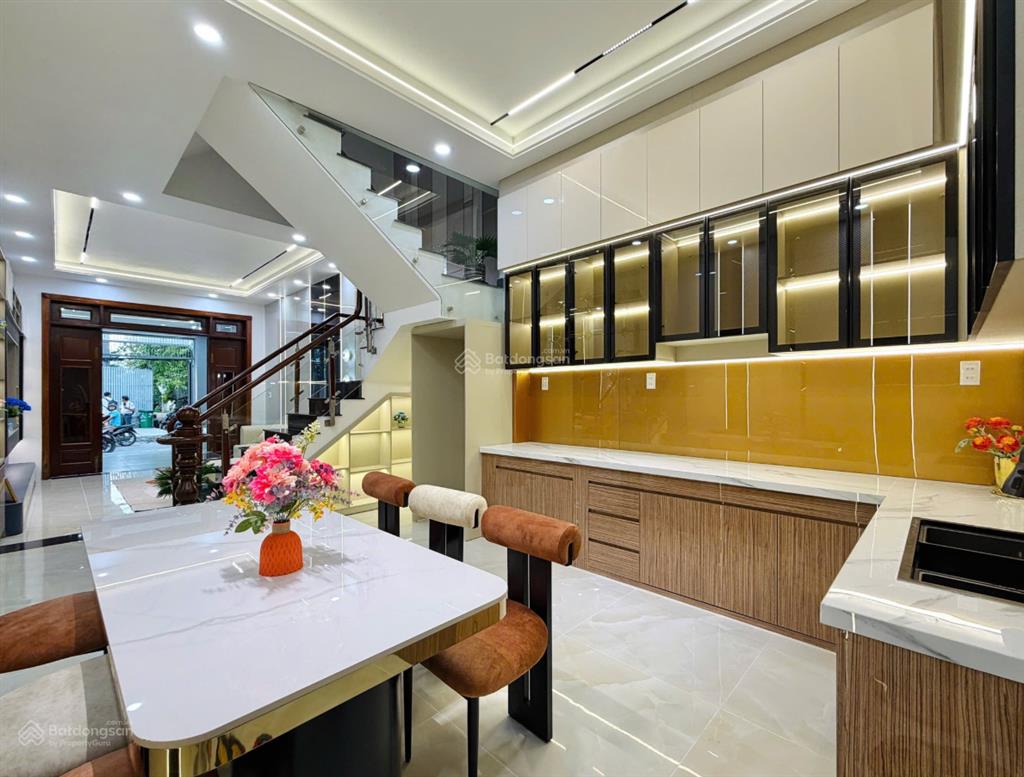 Bán nhà mặt tiền quang trung gò vấp  4 tầng  ô tô ngủ trong nhà  full nội thất